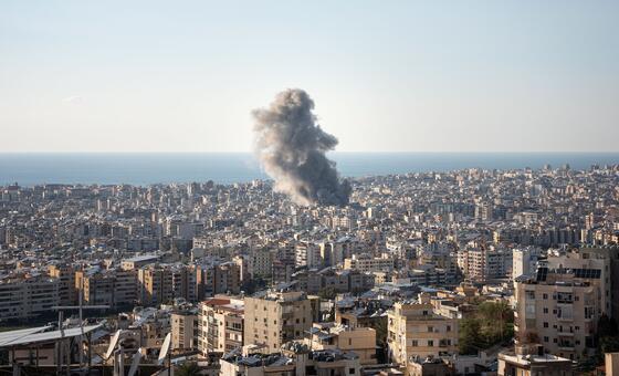 Бейрут после очередного авиаудара.  